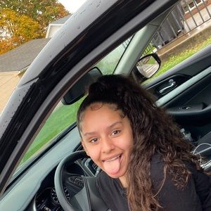 Meet your Posher, Kaylinnette